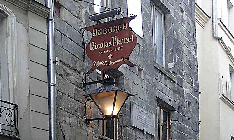 Каменный дом николя фламеля в париже. Каменный дом николя фламеля в париже. Николас фламель его дом. Дом николаса фламеля. Дом николя фламеля в париже внутри.